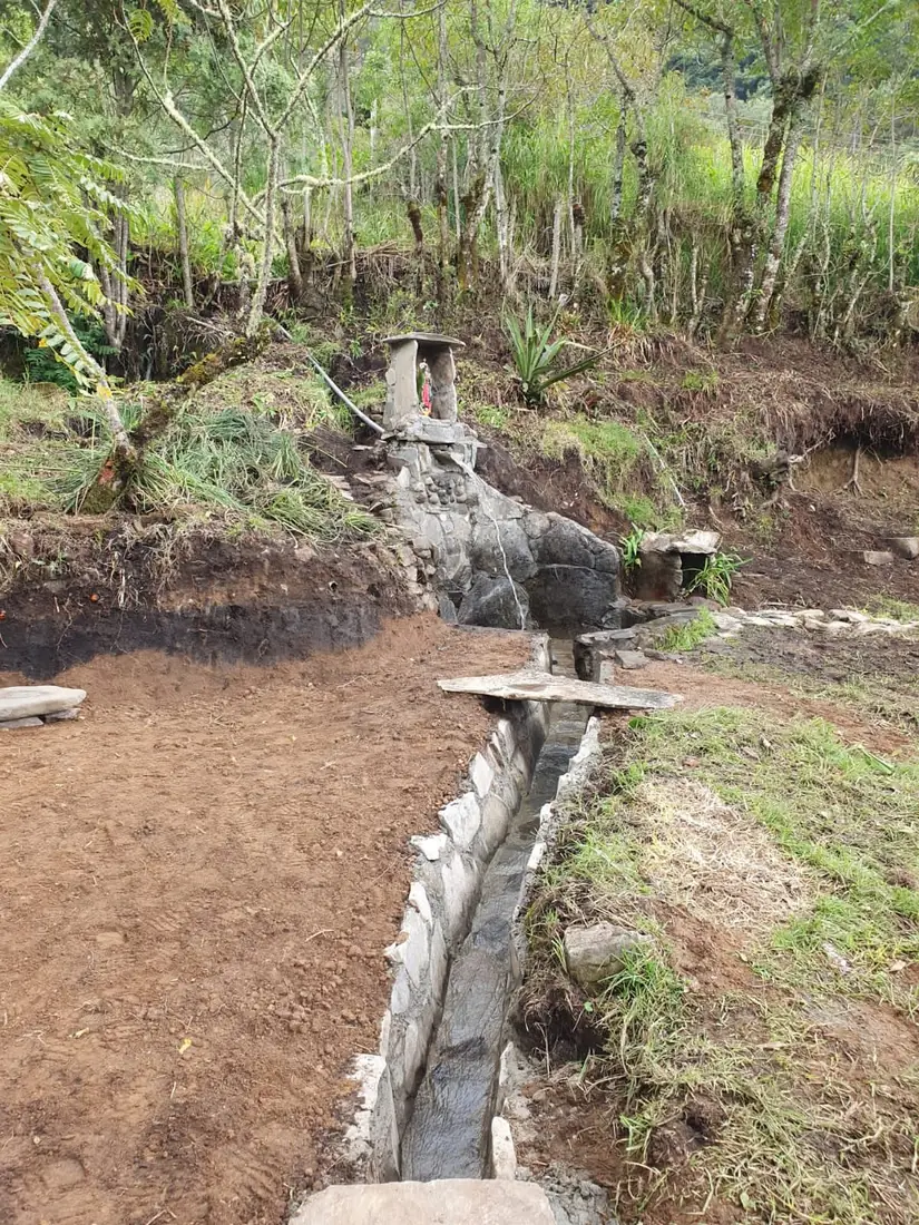 Canal de restauración de paisaje en ladera